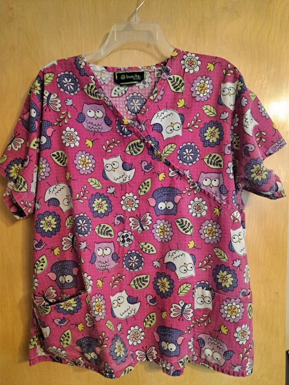 Bonita Scrub Top Owls Large L Pink Yellow Mock Wrap